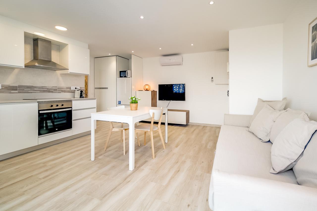 Hauzify I Apartament Rosa Dels Vents サンタ・スサナ エクステリア 写真